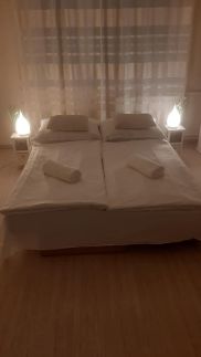 Fèszek Apartman25