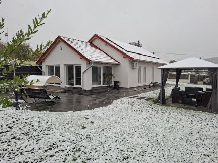 Napsugár Wellness Apartman17