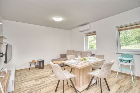 Kató Apartman8