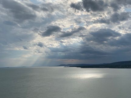 Ablakalúdra Apartmanok33