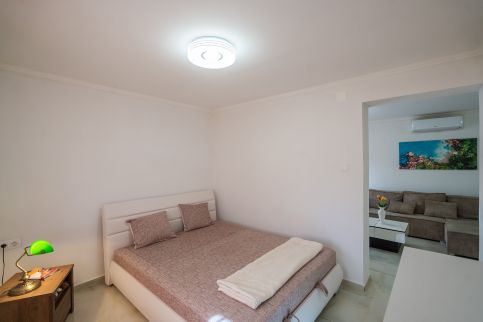 Non Stop Apartman 14