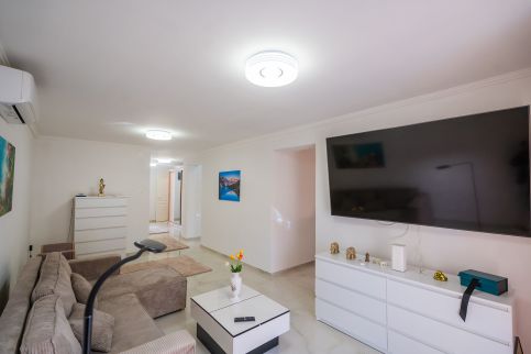 Non Stop Apartman 17