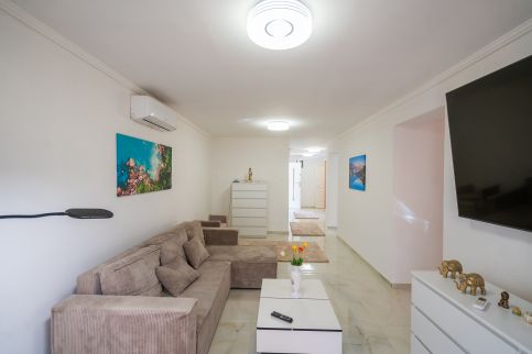 Non Stop Apartman 251
