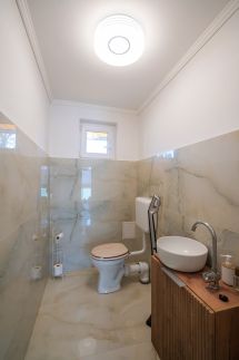 Non Stop Apartman 224