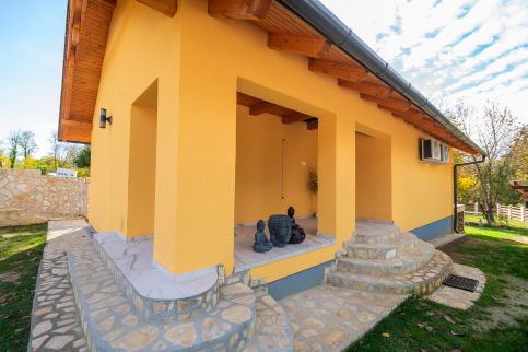 Non Stop Apartman 225