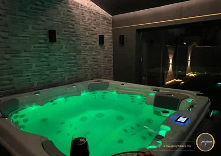 Greyhouse Apartments3