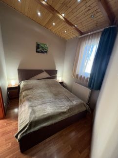 Júlia-Gyöngyvirág Apartman22