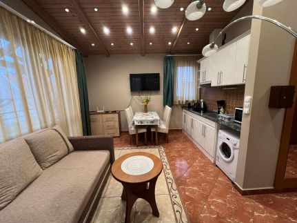 Júlia-Gyöngyvirág Apartman12