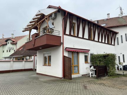 Júlia-Gyöngyvirág Apartman17