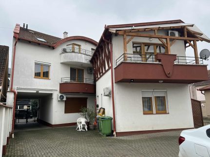 Júlia-Gyöngyvirág Apartman2