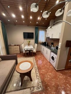 Júlia-Gyöngyvirág Apartman3