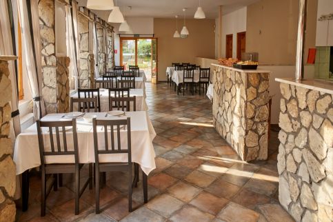 Platán Garden & Rooms9