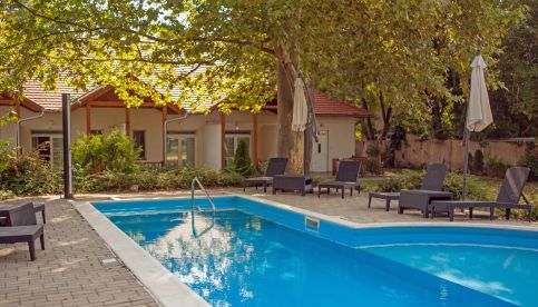 Platán Garden & Rooms2