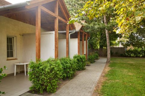 Platán Garden & Rooms8