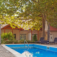 Platán Garden & Rooms