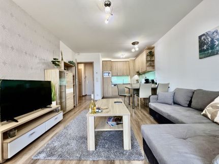 UniversityAquaticumGreatForestClinicalCenter13