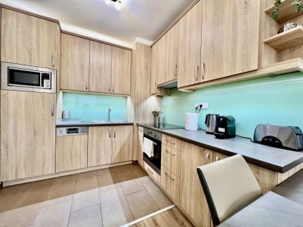 UniversityAquaticumGreatForestClinicalCenter21