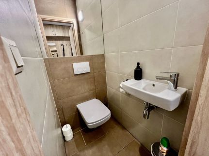 UniversityAquaticumGreatForestClinicalCenter38