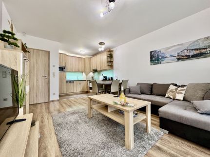 UniversityAquaticumGreatForestClinicalCenter