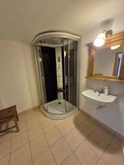 Fehér Gólya Pihenőporta9