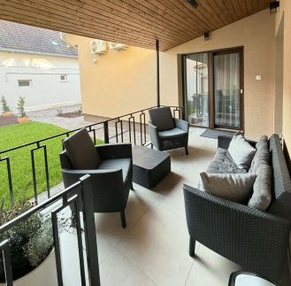 Steersman Apartman12