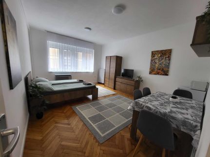 Downtown Studio Apartman5