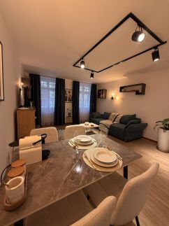 T15 Town Center Loft Apartment 13