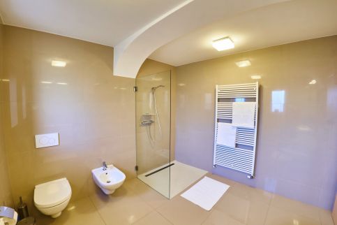 Volt Egyszer Egy Apartman13