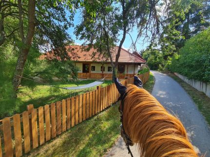 Füstös Vendégház1