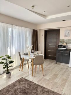 HelloWine Apartman III1