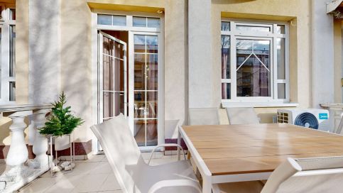 White Lotus Apartman1