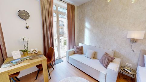 White Lotus Apartman8