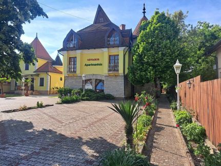 Udvaros Apartmanház