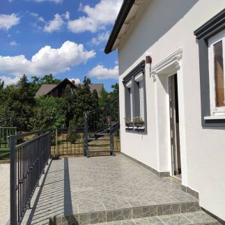 La Perla Vendégház1