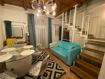 Moonlight Balcony Wine House4