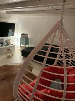 Moonlight Balcony Wine House6