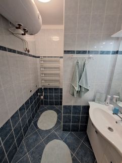 László Apartman8