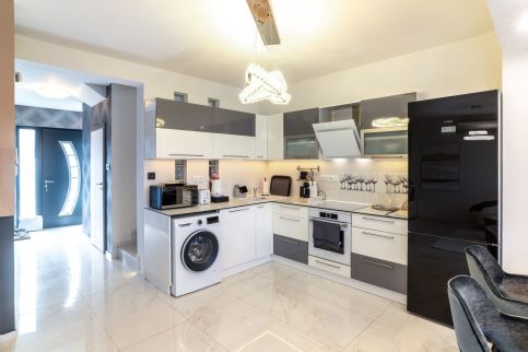 Allure Luxury Home16