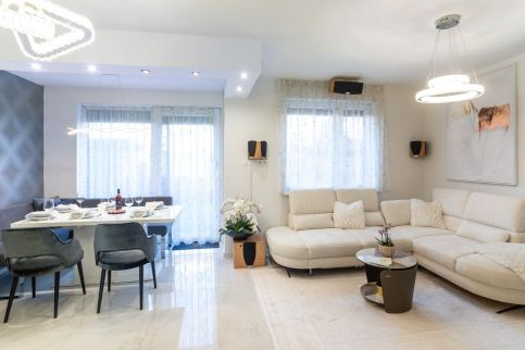 Allure Luxury Home21