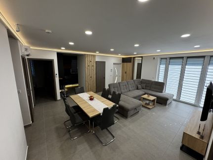 Silver Chill Apartman8