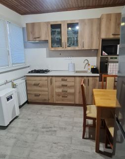 Kiss Family Wine House2