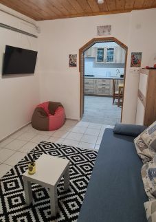 Kiss Family Wine House4