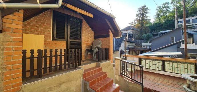 Kiss Family Wine House