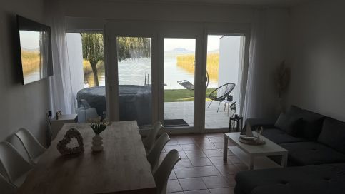 Balaton a kertben, Villa,4
