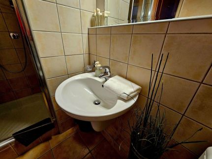 Auróra Apartman Club MenDan21