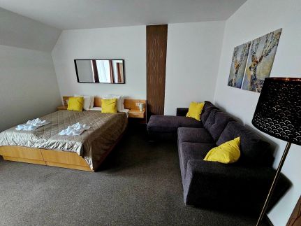 Auróra Apartman Club MenDan22