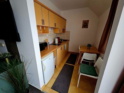 Auróra Apartman Club MenDan23