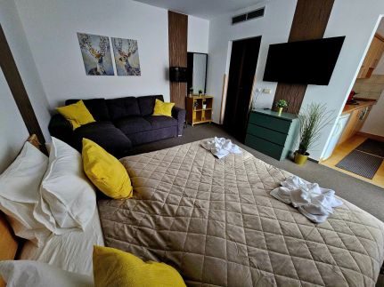 Auróra Apartman Club MenDan26