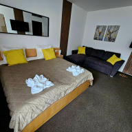 Auróra Apartman Club MenDan