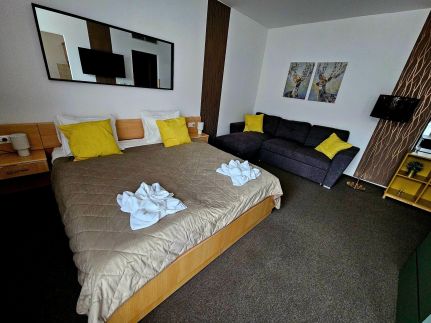 Auróra Apartman Club MenDan